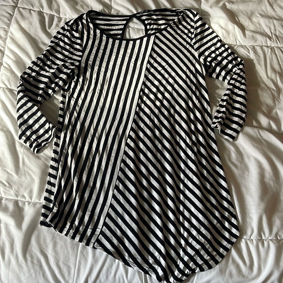 Women’s Asymmetrical Long sleeve - Picture 1 of 3
